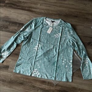 SHALL WE Floral Blue and White Top Womens Size 3XL